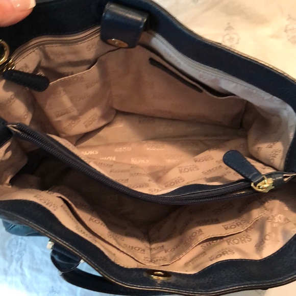 Michael Kors handbag - Picture 4 of 8